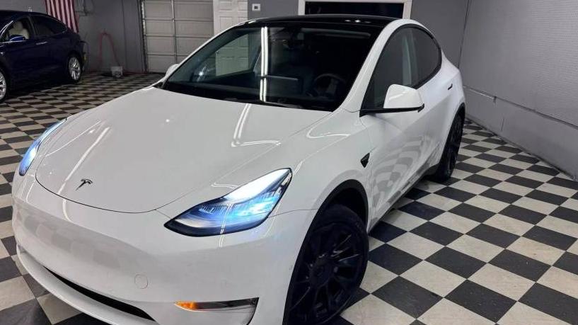 TESLA MODEL Y 2021 5YJYGDEE9MF264478 image